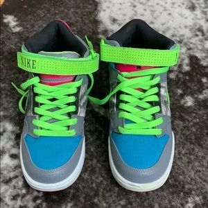 Nike women’s sneakers